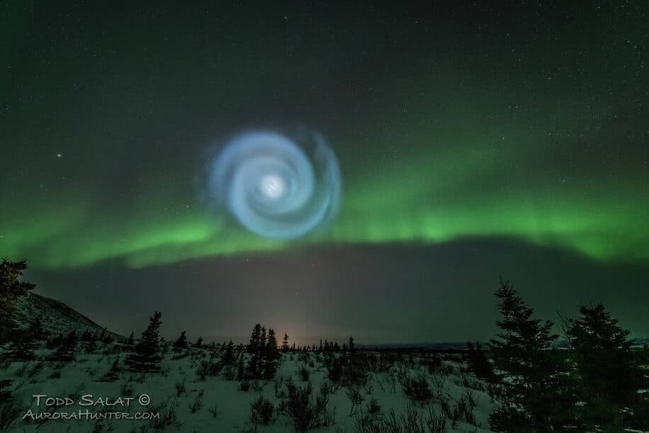 spirale bleue Alaska fusée SpaceX