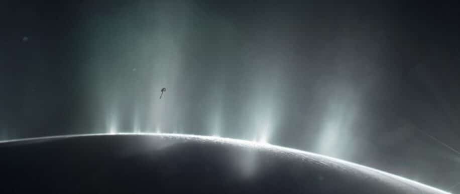 geyser immense eau vie extraterrestre lune saturne couv