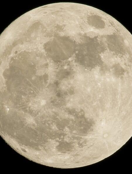 structure noyau lune confirme