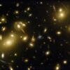 nouvelle croix einstein lentille gravitationelle couv