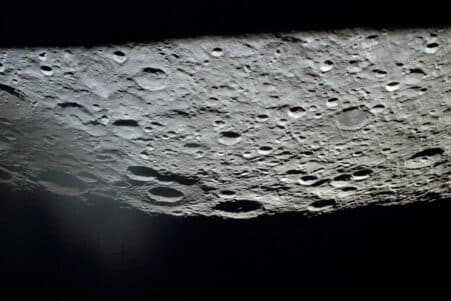face cachee lune structure geologques uniques couv