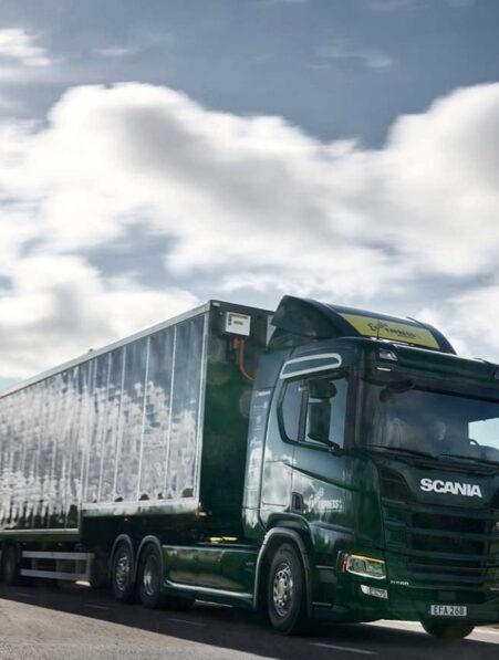 scania teste actuellement premier camion solaire suede couv