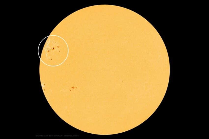 archipel tache solaire immense risque terre couv