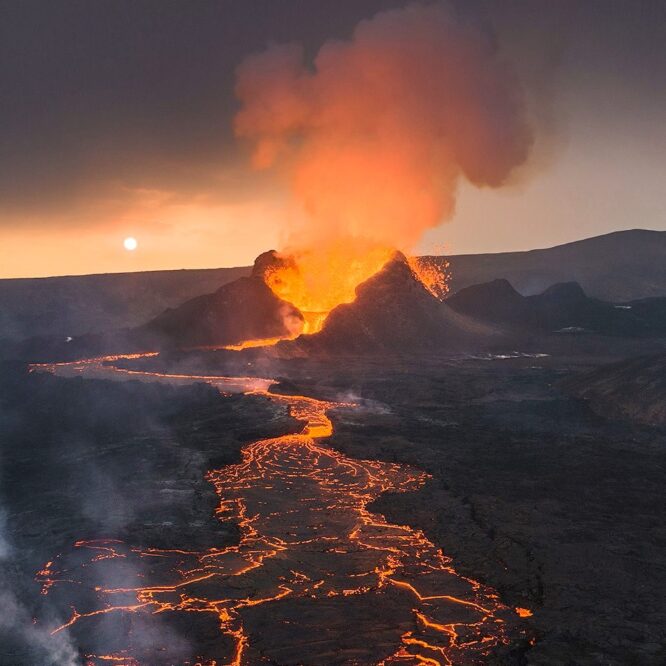 islande alerte eruption volcanique grindavik evacue urgence couv