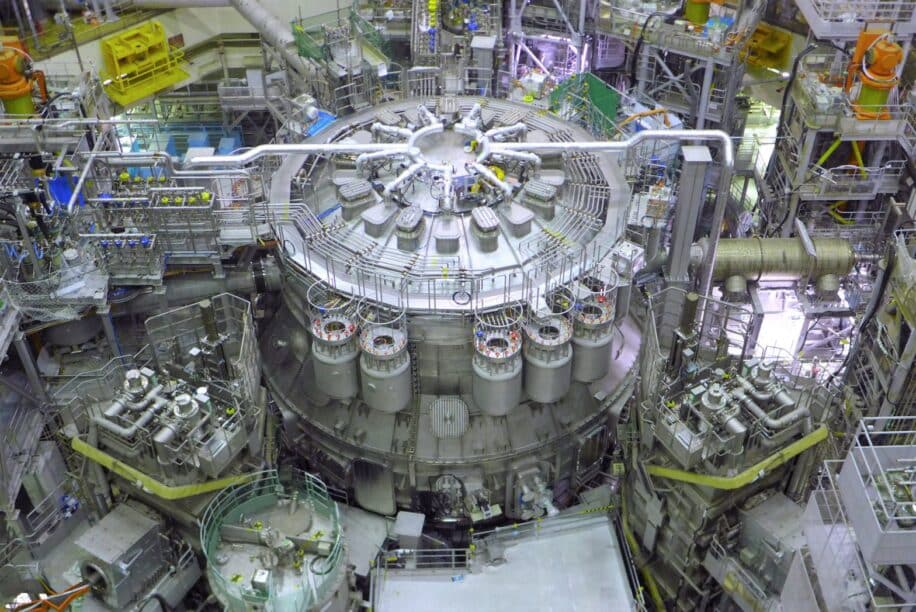 reacteur fusion le plus grand monde premier plasma japon couv