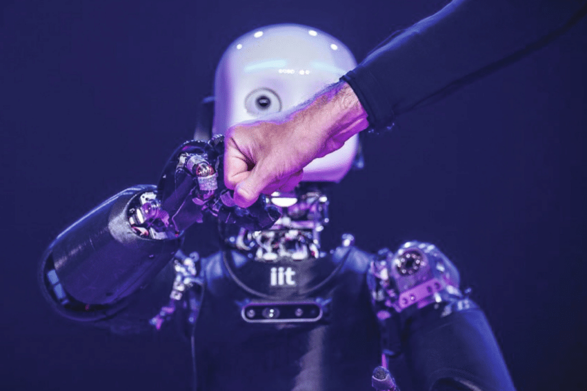 robot icub 3 permet lcontrole a distance experience sensorielle complete couv