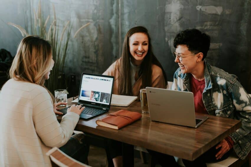ia pourrait contribuer adoption semaine travail quatre jours couv