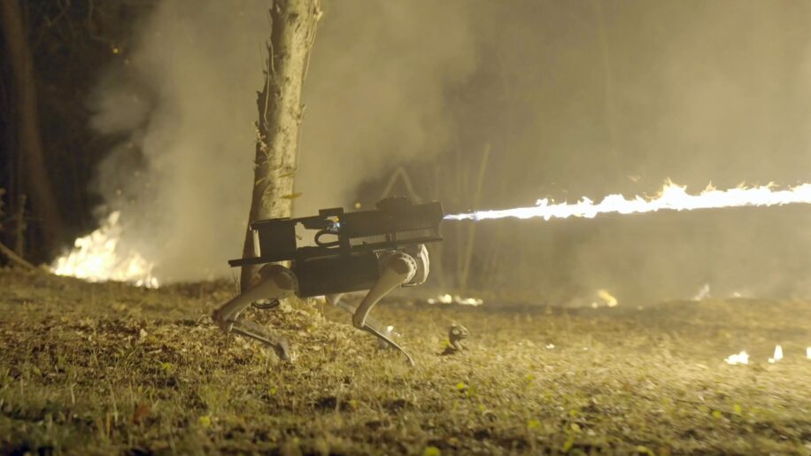 thermonator chien robot lanceur flamme couv