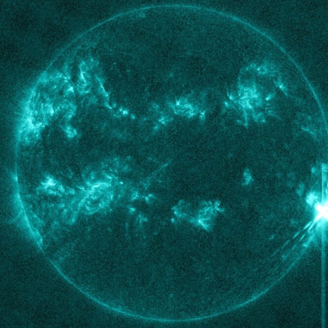 eruption solaire hier extreme