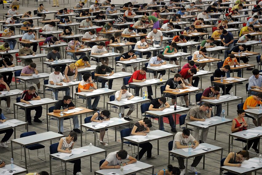 salles haut plafond liees mauvais resultats examens universitaires couv 2