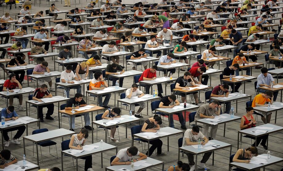salles haut plafond liees mauvais resultats examens universitaires couv 2