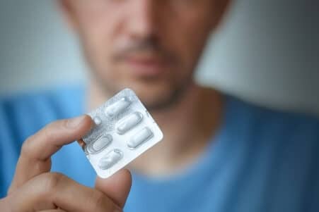 contraception masculine pilule sans hormones phase avancee essais cliniques couv