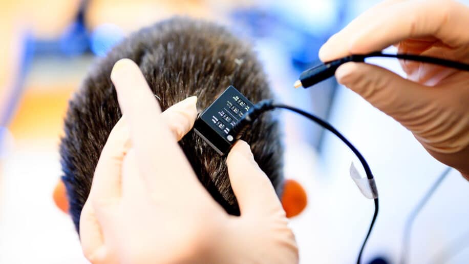 interface cerveau ordinateur parole pensees