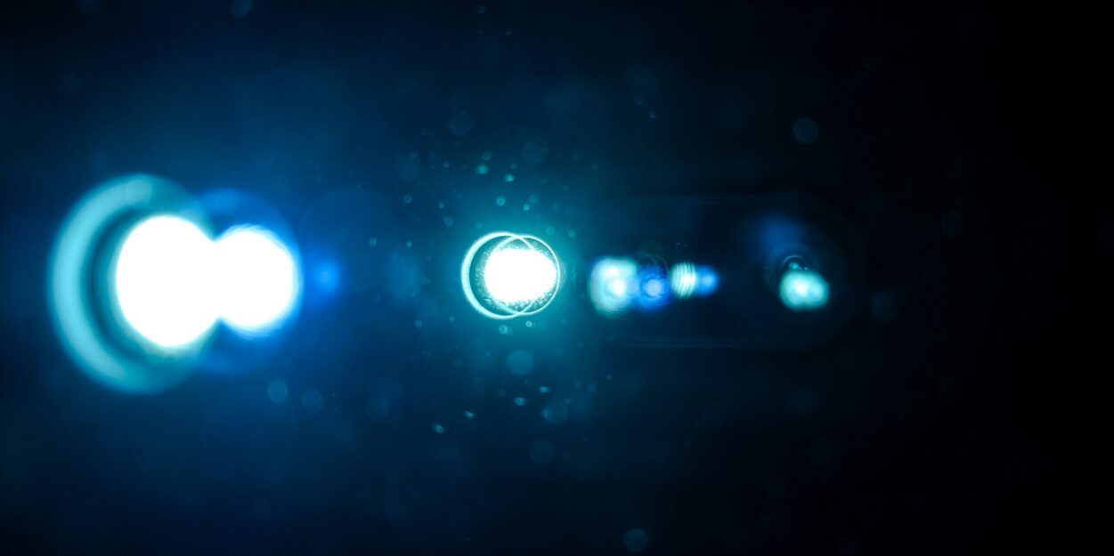 lasers lumiere obscurite